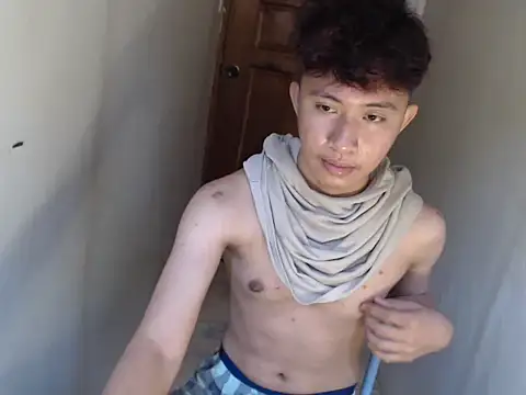 Snapshot of asiantwink0000 chatting on January 18, 2026, 3:54 am asiantwink0000 online show from January 18, 2026, 3:54 am