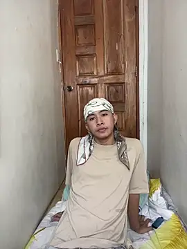 Snapshot of asiantwink0000 chatting on February 5, 2026, 11:53 pm asiantwink0000 online show from February 5, 2026, 11:53 pm