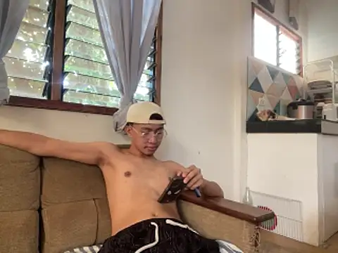 Snapshot of asiantwink0000 chatting on February 10, 2026, 2:37 am asiantwink0000 online show from February 10, 2026, 2:37 am