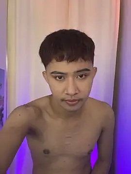 Snapshot of asiantwink0000 chatting on February 24, 2026, 5:49 am asiantwink0000 online show from February 24, 2026, 5:49 am