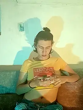 Jazmin trans online show from December 15, 2025, 2:32 pm