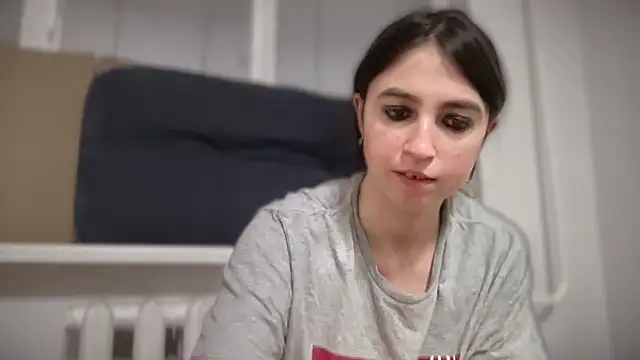 Aphr0ditee online show from March 4, 2026, 6:14 pm