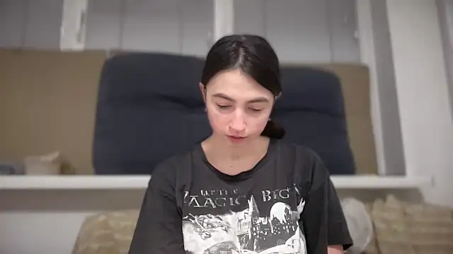 Aphr0ditee online show from March 15, 2026, 8:37 pm