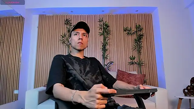 Bastthianxxx online show from December 16, 2025, 7:08 pm