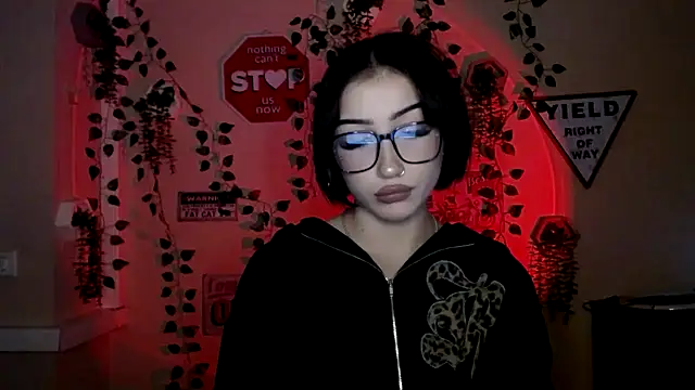 Snapshot of Sweeet_Sss chatting on November 29, 2025, 3:04 pm Sweeet Sss online show from November 29, 2025, 3:04 pm