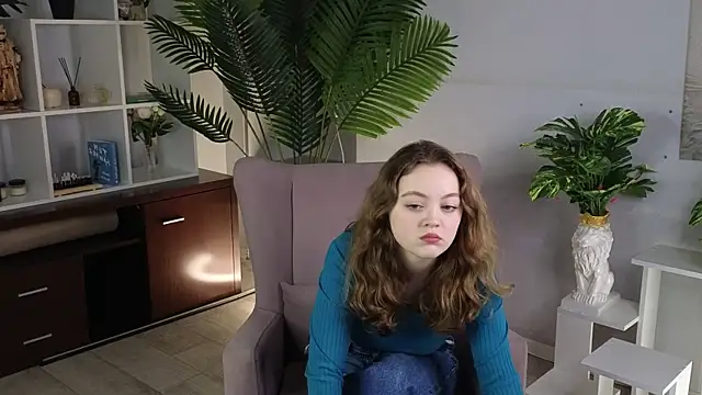 MarilynDibartolo online show from November 30, 2025, 12:31 pm