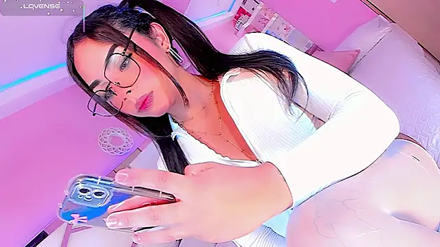 ShantyMiilan online show from February 18, 2026, 5:03 am