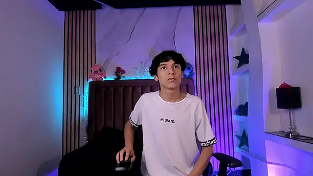 SthepanodiMonaco online show from January 16, 2026, 10:25 pm