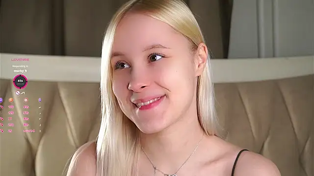 AunclreaVache online show from February 14, 2026, 2:36 pm