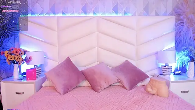 Lizzi Hotman  online show from March 18, 2026, 8:45 pm