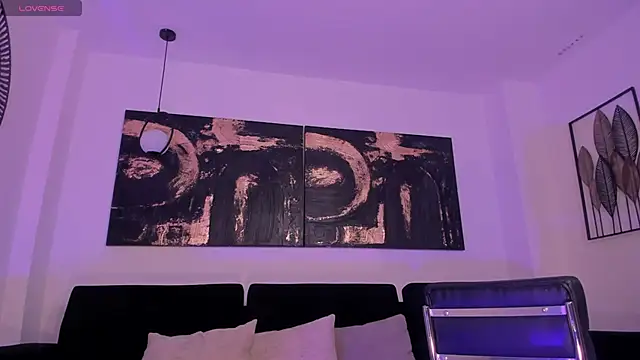 LisaFlowers  online show from April 11, 2026, 10:41 am