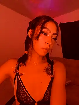 Ounla Sweet online show from April 21, 2026, 5:25 am