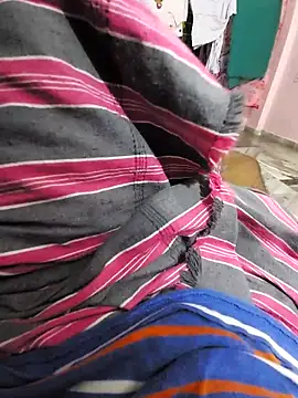 Yth24 online show from November 30, 2025, 3:21 am