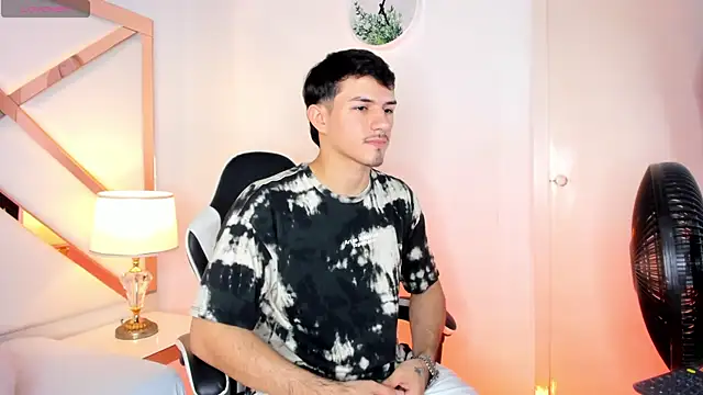 Snapshot of Justin_duque chatting on November 29, 2025, 7:39 pm Justin duque online show from November 29, 2025, 7:39 pm