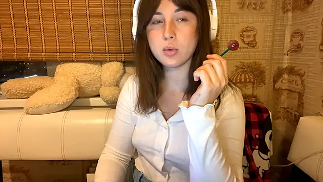 Tessa Muse online show from December 4, 2025, 3:32 pm