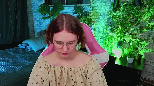 Mia Mooore online show from February 20, 2026, 1:22 pm