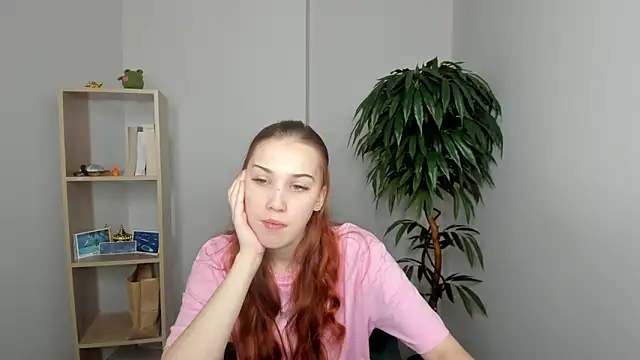 Snapshot of ElizaHunkins chatting on December 1, 2025, 8:08 am ElizaHunkins online show from December 1, 2025, 8:08 am