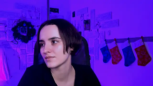 KateWillows online show from December 16, 2025, 8:19 am