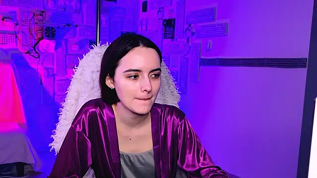 KateWillows online show from February 6, 2026, 3:44 am