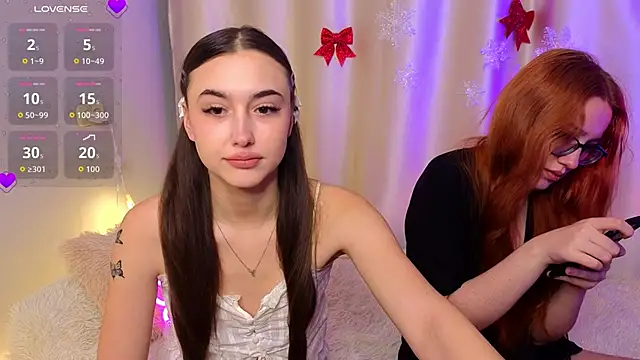 sunny luna online show from December 16, 2025, 7:08 pm