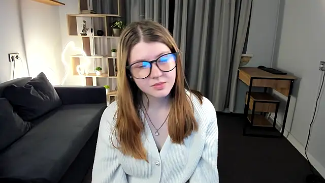 IndiraMarotto online show from January 17, 2026, 2:00 pm