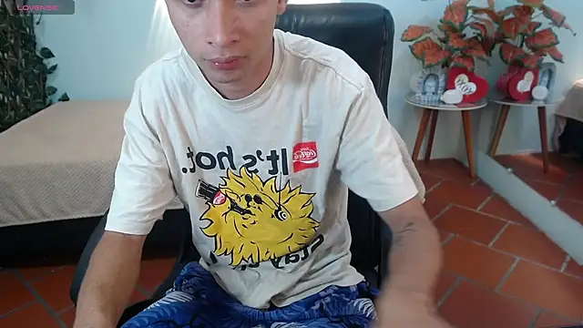 LucassSmith11 online show from December 1, 2025, 1:27 pm