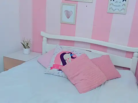 Amaia Monroe online show from December 1, 2025, 9:42 pm