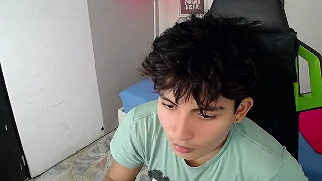 Green XoX online show from December 2, 2025, 8:48 pm