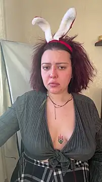 MurrbyAliceMoore online show from January 19, 2026, 1:37 pm