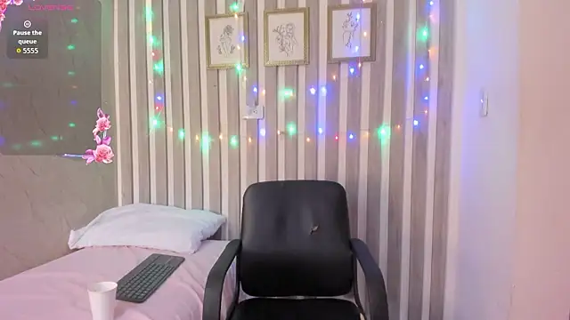  Zoecooper online show from February 2, 2026, 11:42 am