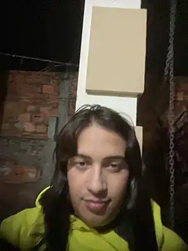 larysinha online show from May 3, 2026, 2:17 am