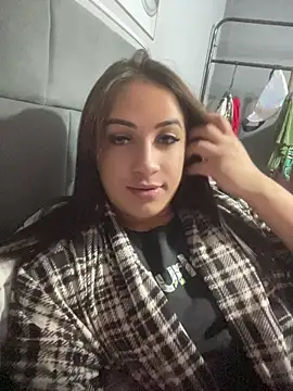 larysinha online show from June 25, 2026, 11:09 pm