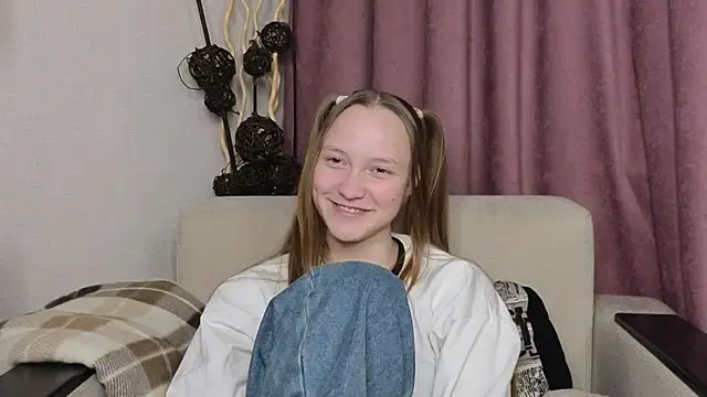 BibiStapler online show from December 13, 2025, 8:04 pm