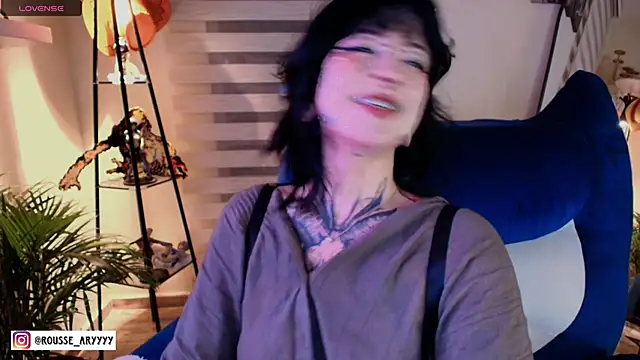 Snapshot of AryRousse chatting on May 6, 2026, 4:52 am AryRousse online show from May 6, 2026, 4:52 am