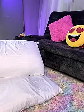 BonnieRitz online show from February 12, 2026, 9:04 am