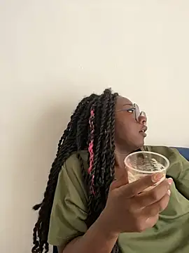 Snapshot of ZahhyGrey chatting on February 28, 2026, 7:15 pm ZahhyGrey online show from February 28, 2026, 7:15 pm