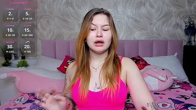 MilanaXHoney online show from December 14, 2025, 1:00 am