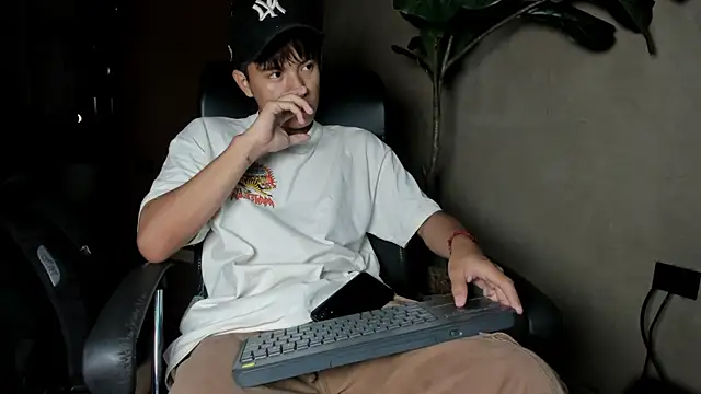 isaac grimm online show from February 13, 2026, 3:02 am