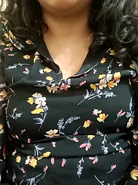 Snapshot of NIDHI-23 chatting on December 1, 2025, 5:45 am NIDHI-23 online show from December 1, 2025, 5:45 am