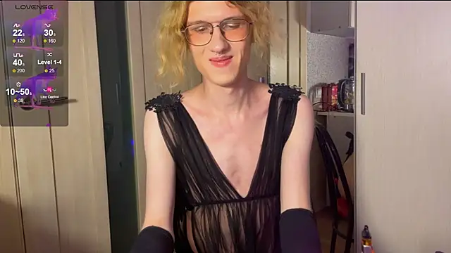 Avery adam online show from March 9, 2026, 2:04 am