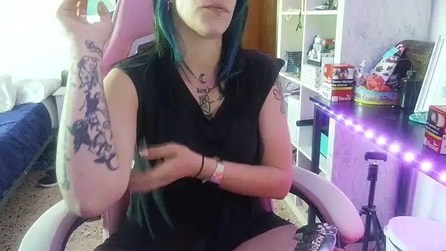 blackrose1997 online show from May 23, 2026, 3:49 pm