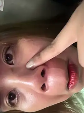 Snapshot of Margaux4U chatting on April 13, 2026, 12:43 pm Margaux4U online show from April 13, 2026, 12:43 pm