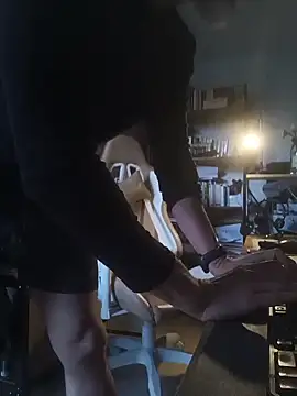 Snapshot of DanWolverin chatting on February 11, 2026, 4:34 pm DanWolverin online show from February 11, 2026, 4:34 pm