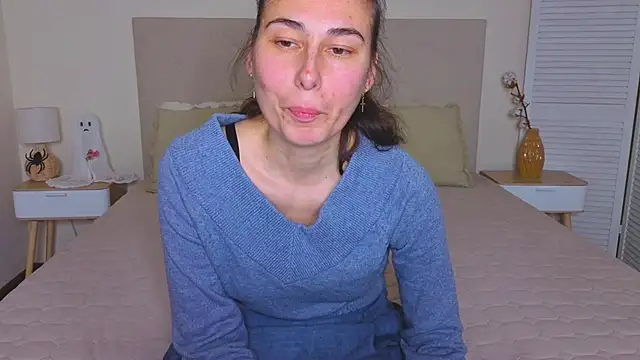 Olivia milf  online show from November 30, 2025, 9:52 pm