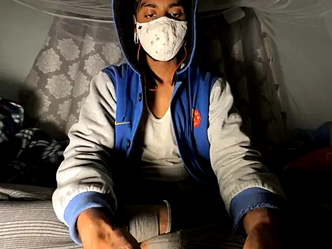 Snapshot of hunterboy2001 chatting on November 30, 2025, 4:11 pm hunterboy2001 online show from November 30, 2025, 4:11 pm