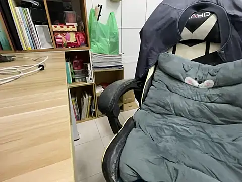 Snapshot of hiiiizzzz chatting on February 27, 2026, 4:07 pm hiiiizzzz online show from February 27, 2026, 4:07 pm