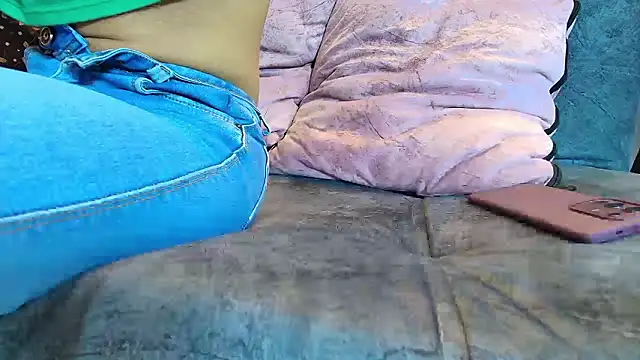 brunette candyy  online show from February 3, 2026, 12:21 pm