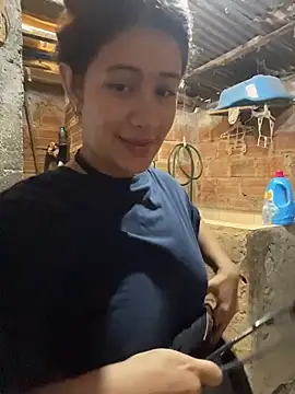 dakota021 online show from April 24, 2026, 5:04 pm