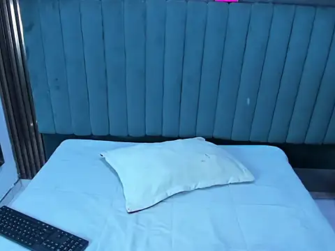 Snapshot of ScarlethJonz chatting on February 10, 2026, 2:10 pm ScarlethJonz online show from February 10, 2026, 2:10 pm