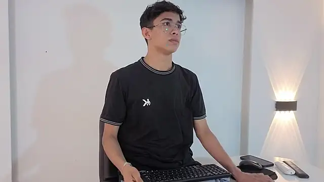 Snapshot of CharmingJeremy_ chatting on December 1, 2025, 12:21 pm CharmingJeremy online show from December 1, 2025, 12:21 pm